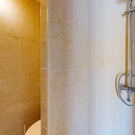 Awesome In St Pierre D'eyraud Casa de Férias