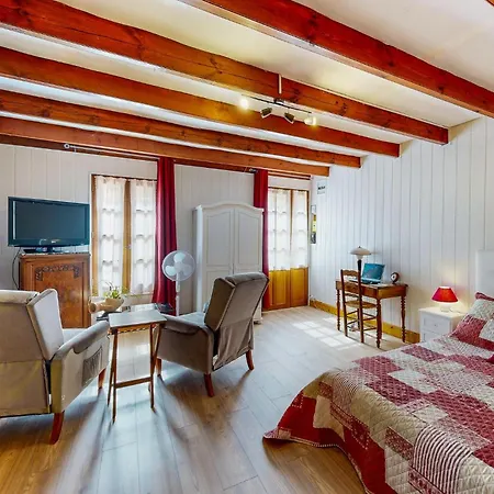 Awesome In St Pierre D'eyraud