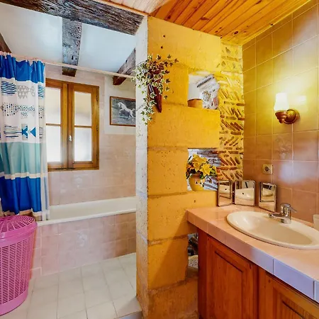 Casa de Férias Awesome In St Pierre D'eyraud *