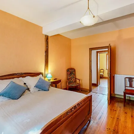 Casa de Férias Awesome In St Pierre D'eyraud Saint-Pierre-d'Eyraud