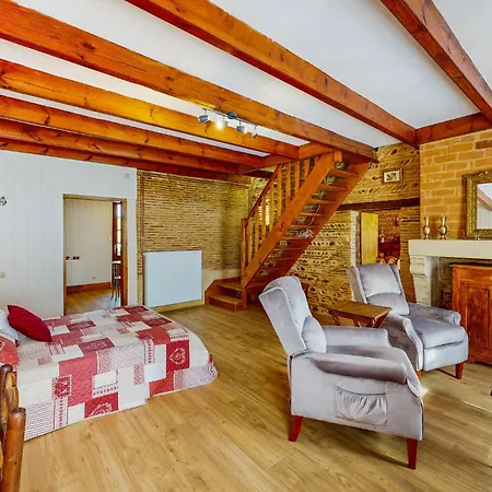 Awesome In St Pierre D'eyraud