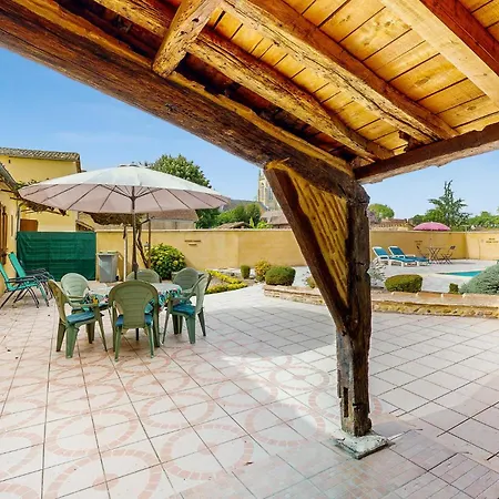 Awesome In St Pierre D'eyraud