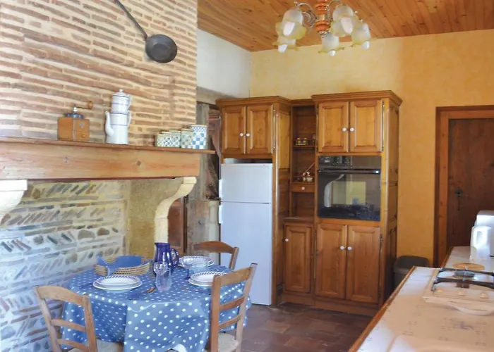 Prázdninový dům Awesome In St Pierre D'eyraud *