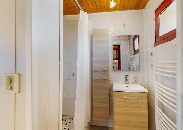 Awesome In St Pierre D'eyraud