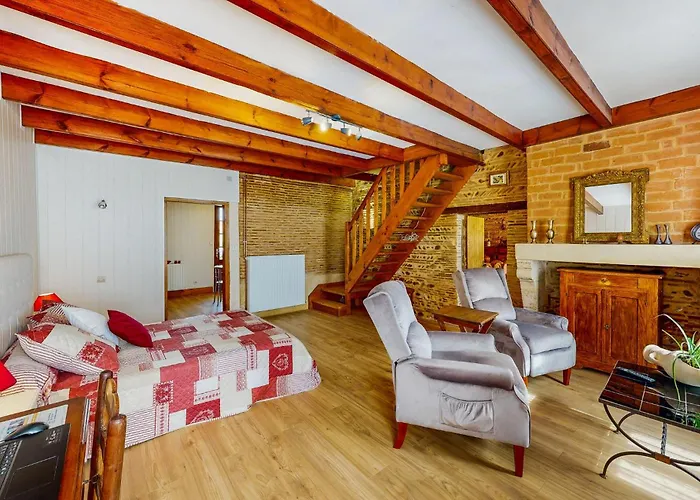 Awesome In St Pierre D'eyraud