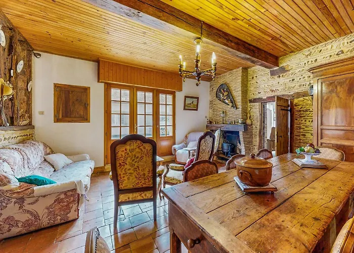 Prázdninový dům Awesome In St Pierre D'eyraud Saint-Pierre-d'Eyraud