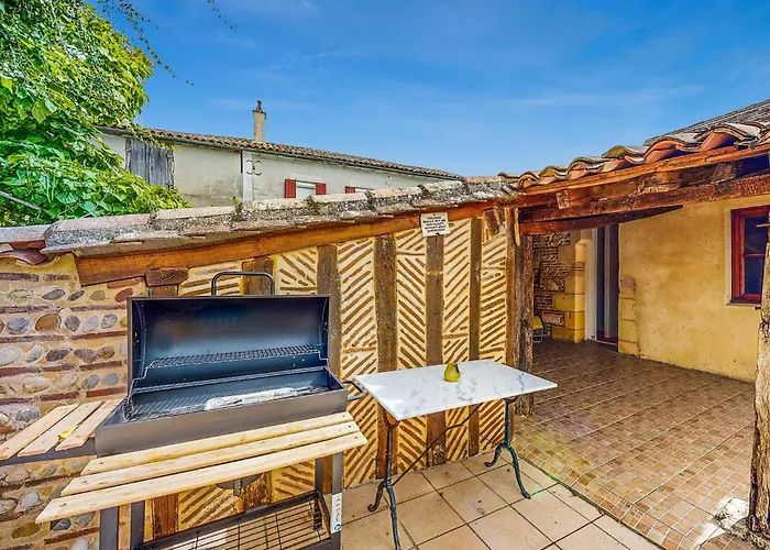 Awesome In St Pierre D'eyraud *