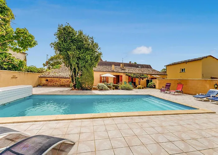 Awesome In St Pierre D'eyraud Saint-Pierre-d'Eyraud