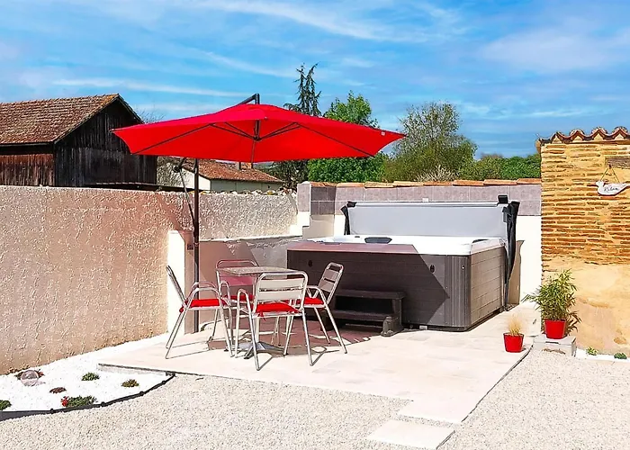 Awesome In St Pierre D'eyraud Saint-Pierre-d'Eyraud